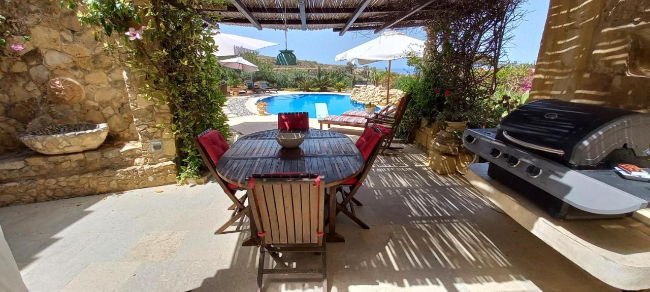 Dar Ta' Xmun - Idyllic Farmhouse With Pool, Garden, Seaview & Sunset San Lawrenz Luaran gambar
