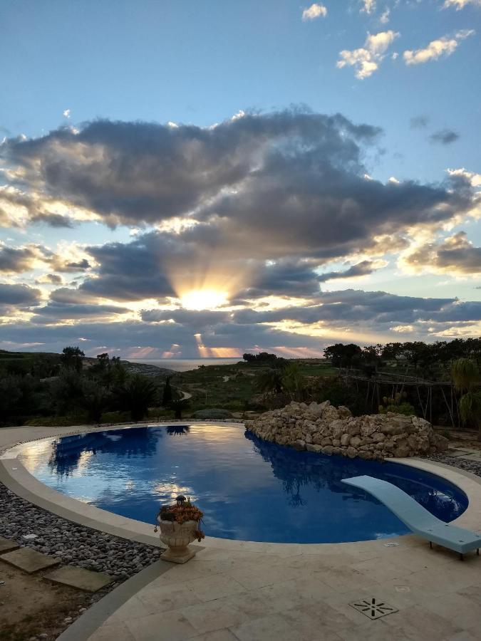 Dar Ta' Xmun - Idyllic Farmhouse With Pool, Garden, Seaview & Sunset San Lawrenz Luaran gambar